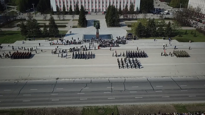 Смотрите лучшие моменты торжественного шествия 9 Мая 2021 года в Барнауле
