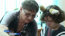 Бабушки и внуки подружились в комплексном центре социального обслуживания населения Барнаула