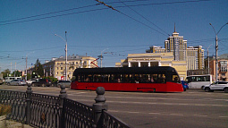 В Барнауле перенесли капремонт трамвайного переезда на площади Октября 