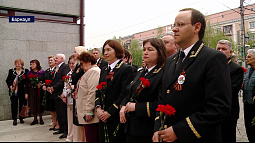 Накануне Дня Победы в Барнауле возложили цветы к подножию памятного знака алтайским судьям-фронтовикам 