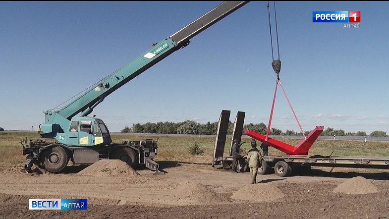 В Рубцовске начали установку стелы на въезде в город с федеральной трассы