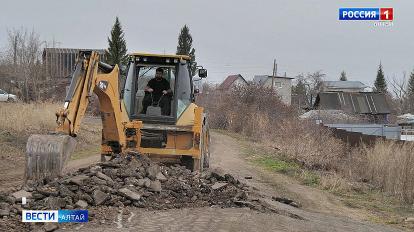 В пригороде Барнаула начали восстанавливать дорогу, ведущую сразу к нескольким СНТ
