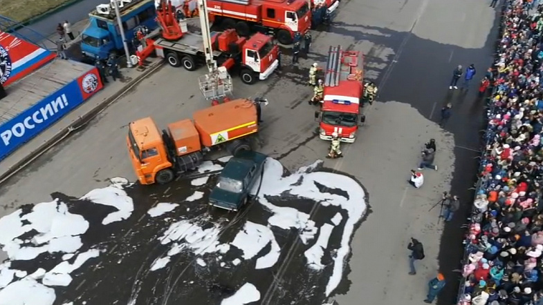 В Барнауле прошли показательные выступления спасателей