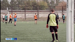 Барнаульские полицейские провели турнир по футболу для трудных подростков 