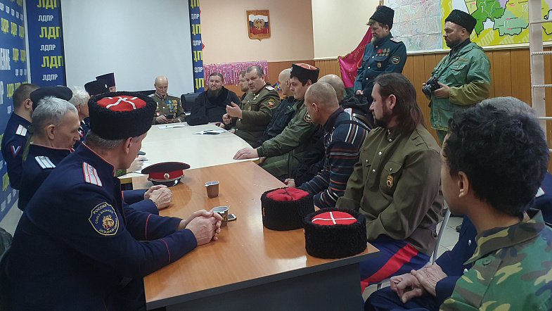 В Барнауле провели казачий круг