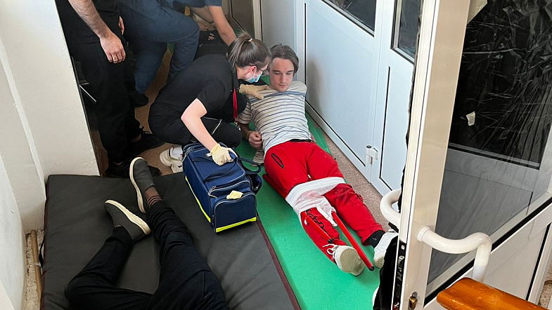 Барнаульские студенты-медики успешно приняли роды на борту самолёта