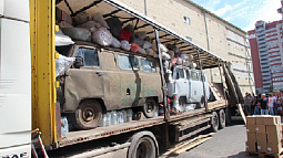 Восемь грузовиков с гуманитарной помощью отправились из Барнаула в зону спецоперации