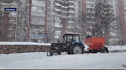 В Барнауле продолжают бороться с последствиями непогоды